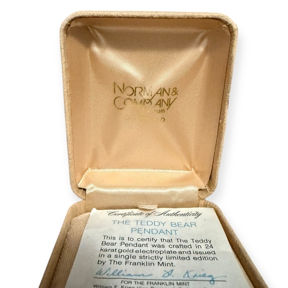 1978 Franklin Mint 75th Anniversary Teddy Bear Pendant Charm 24K Gold Plated - Picture 9 of 10
